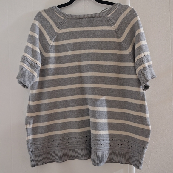 Lane Bryant Gray and Cream Striped V-Neck Top - Picture 2 of 6